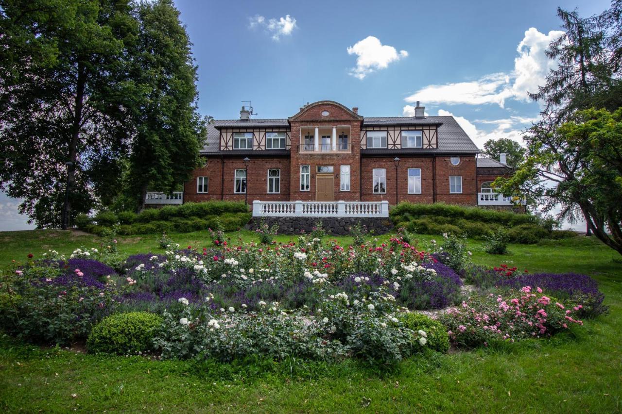 Piena muiža - Berghof Hotel&SPA Sieksate Buitenkant foto