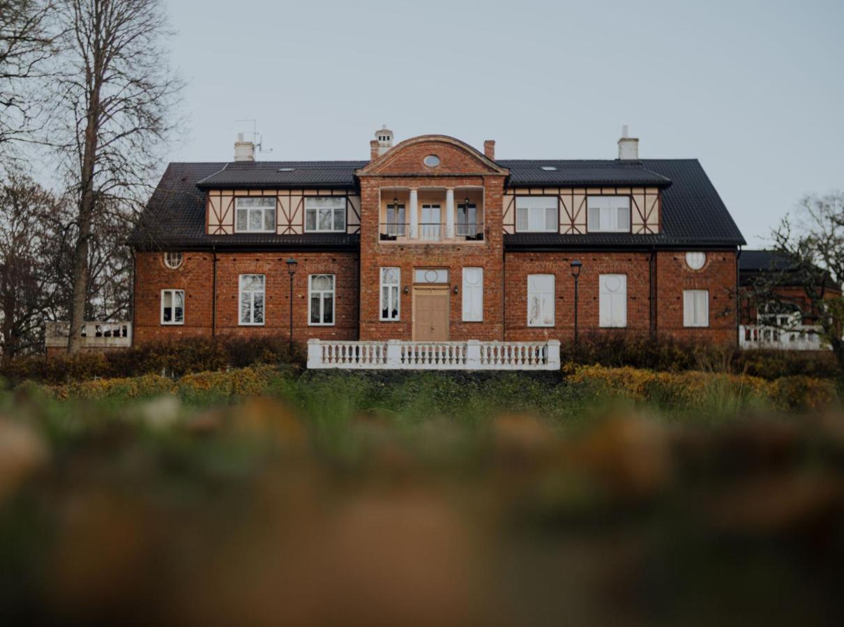 Piena muiža - Berghof Hotel&SPA Sieksate Buitenkant foto